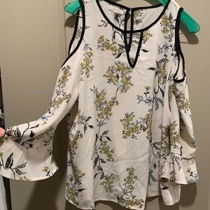 Super cute blouse!